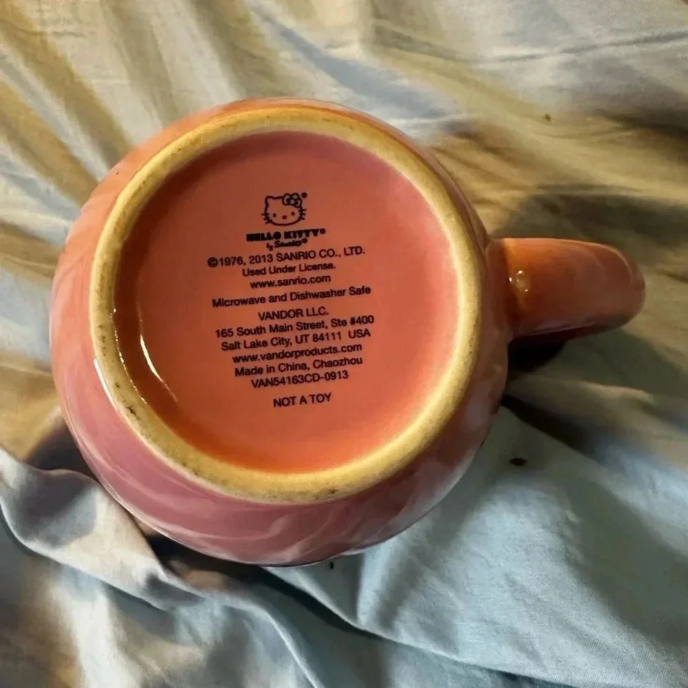 Vintage Hello Kitty Coffee Mug – 18 oz
